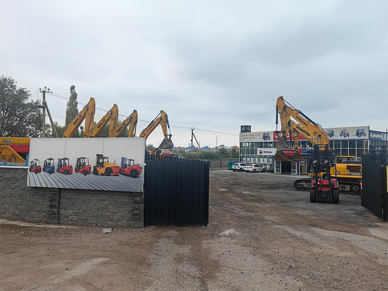 Used construction machinery stock